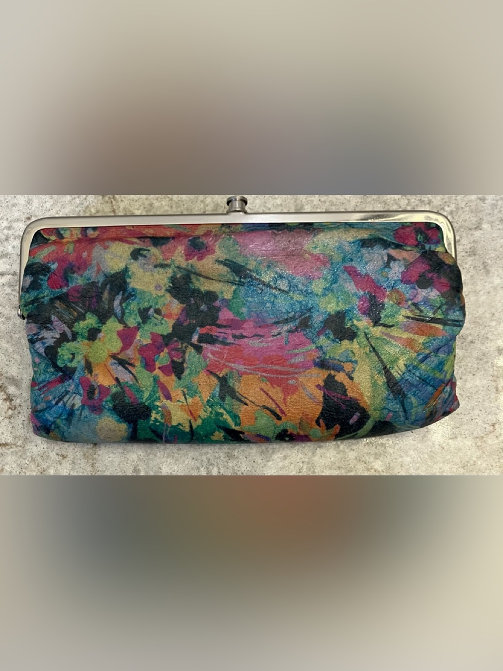 HOBO LAUREN CLUTCH